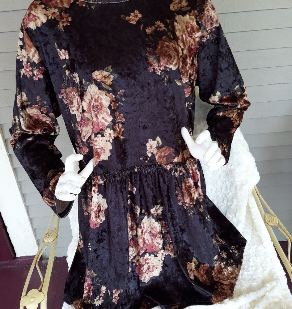 Highness velvet floral tunic Plus size top
